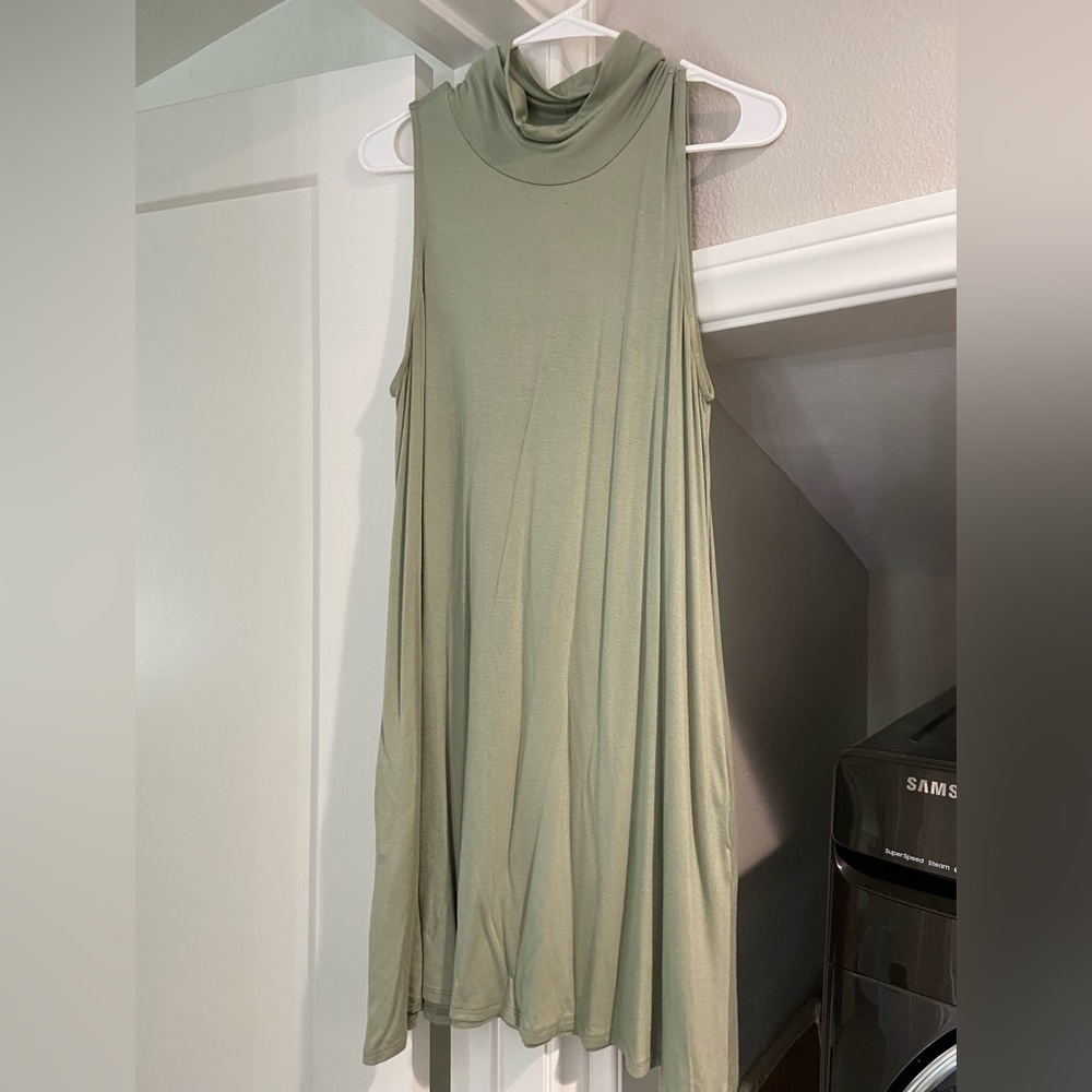 Alya midi dress with pockets
